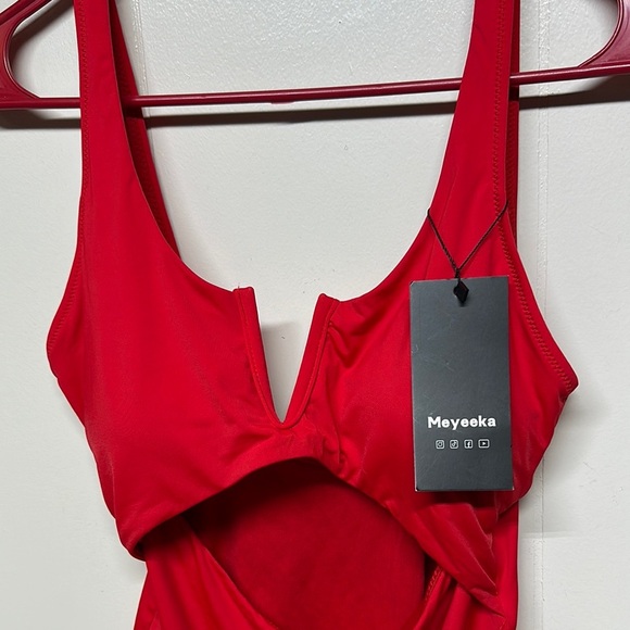 NWT Meyeeka Red One-Piece Swimsuit with Cutout - Picture 4 of 9